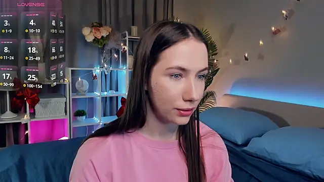 Kira mindnes online show from March 14, 2025, 7:34 pm