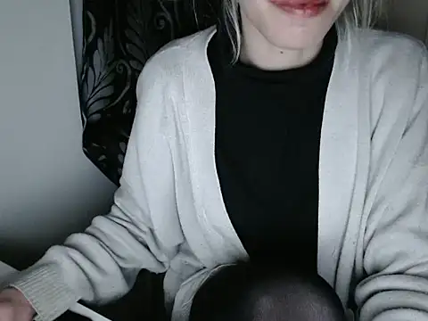 ElssaRush online show from March 19, 2025, 12:37 am