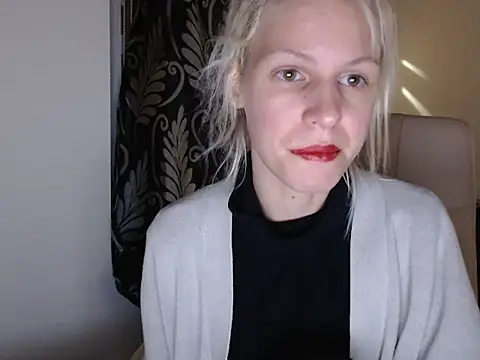 ElssaRush online show from March 18, 2025, 6:17 pm