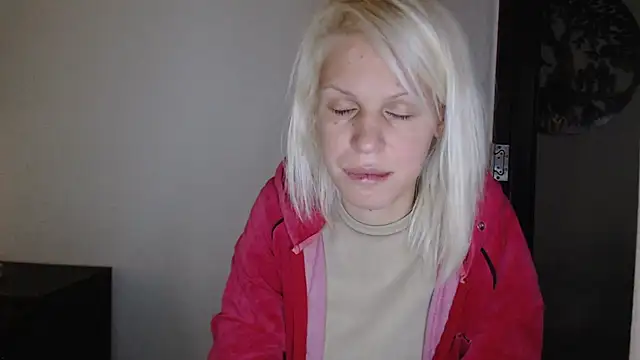 ElssaRush online show from October 2, 2025, 6:06 am