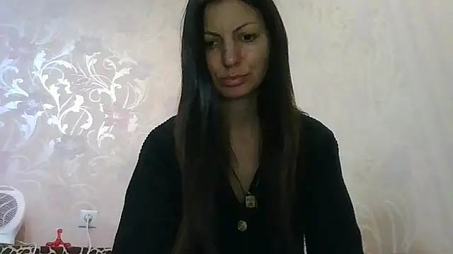 AliseWats online show from December 2, 2025, 8:54 pm