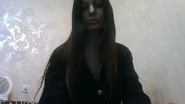 AliseWats online show from October 28, 2025, 7:13 pm