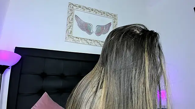 Lola Blondie online show from October 6, 2025, 12:17 pm