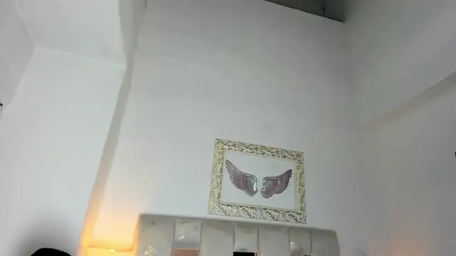 Lola Blondie online show from November 19, 2025, 12:05 pm