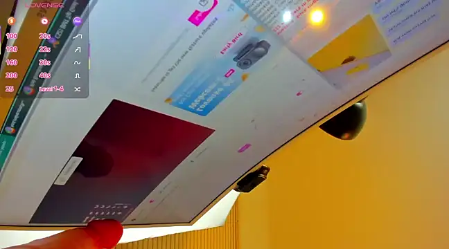 Snapshot of _LiilyWong chatting on March 22, 2025, 8:40 am LiilyWong online show from March 22, 2025, 8:40 am