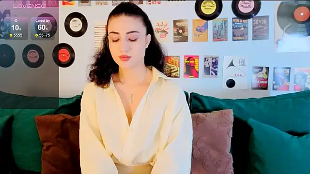 Maya Rogerss online show from June 16, 2026, 2:39 pm