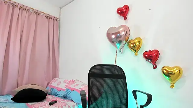 Coral w10 online show from March 12, 2025, 6:53 pm