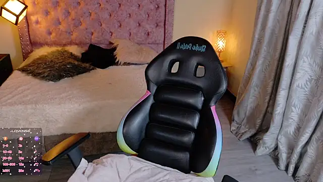 sweet  thang online show from September 23, 2025, 4:30 am