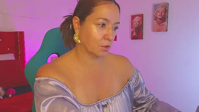 weet Evans    online show from September 17, 2025, 3:08 am