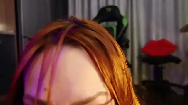 emlana online show from March 17, 2025, 10:51 pm