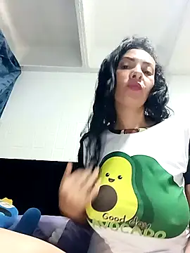 DaphneRosses online show from March 26, 2026, 2:04 pm