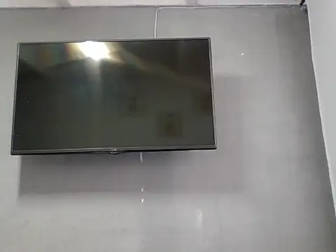 DaphneRosses online show from September 26, 2025, 2:35 pm