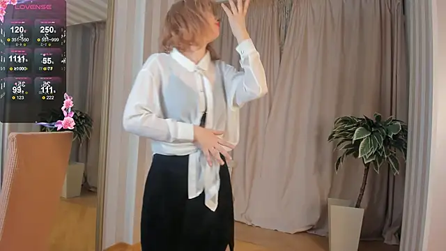 EsmeDecoursey online show from March 22, 2025, 11:20 pm