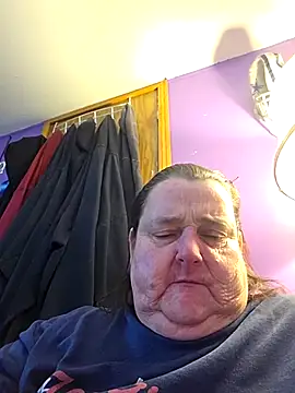 dawnie802 online show from July 30, 2026, 7:57 pm
