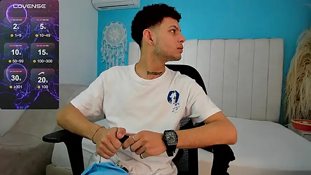 Snapshot of LyamBoys_ chatting on March 7, 2025, 1:51 pm LyamBoys online show from March 7, 2025, 1:51 pm