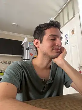 Thiagobb7 online show from October 13, 2025, 3:24 pm