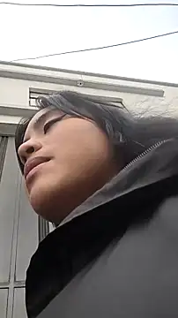 bella warzon online show from November 18, 2025, 9:18 pm