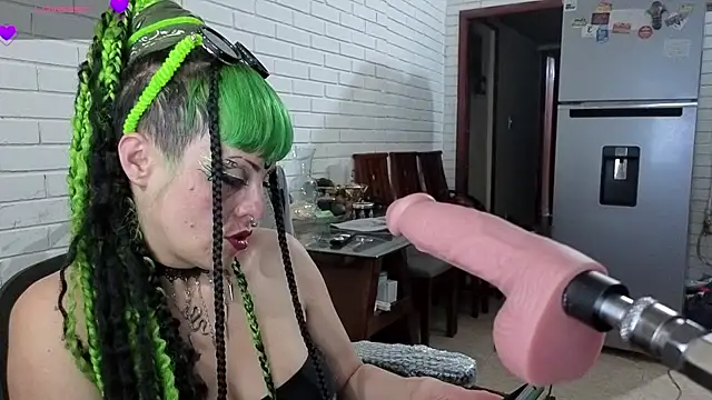 freyaa sorcerees online show from October 6, 2025, 6:47 am