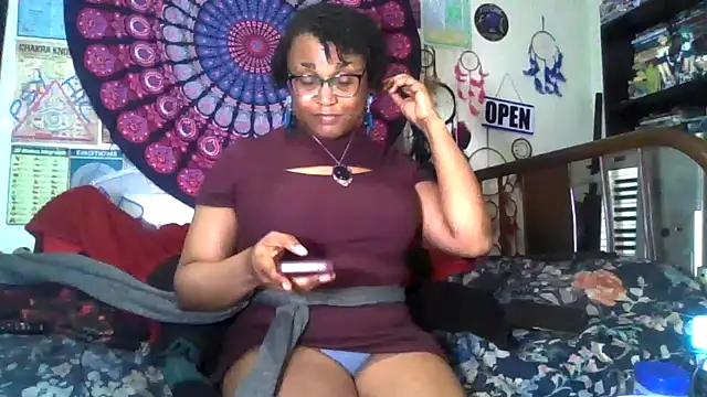 Snapshot of GardeniaFields chatting on July 7, 2026, 7:23 am GardeniaFields online show from July 7, 2026, 7:23 am