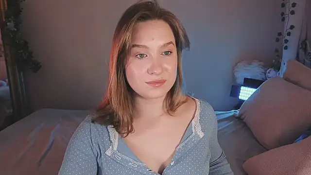 Snapshot of saint_trisha chatting on April 28, 2026, 8:24 pm saint trisha online show from April 28, 2026, 8:24 pm