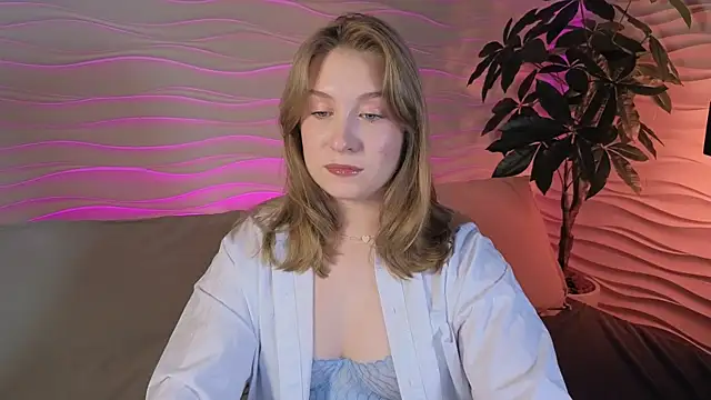 Snapshot of saint_trisha chatting on June 3, 2026, 8:13 pm saint trisha online show from June 3, 2026, 8:13 pm