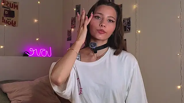 EditaBails online show from September 17, 2025, 6:32 pm