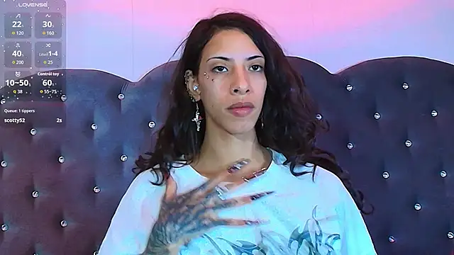 Lia Valmont online show from December 13, 2025, 8:04 pm