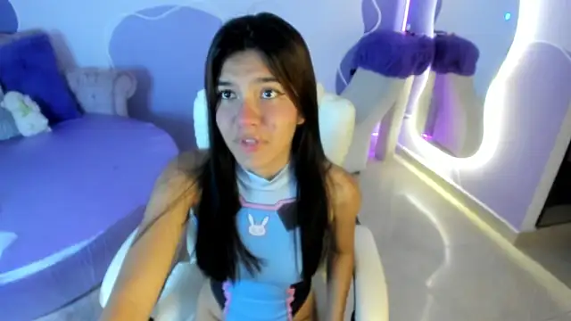 auroracute02 online show from September 13, 2025, 1:55 pm