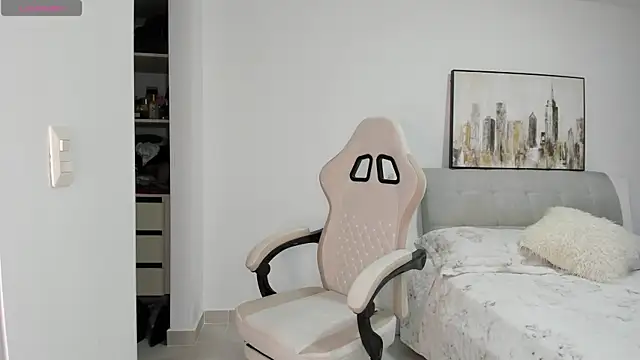 Danyblonde  online show from September 28, 2025, 1:12 am