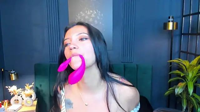 Snapshot of roxy_hell chatting on February 9, 2026, 1:09 pm roxy hell online show from February 9, 2026, 1:09 pm