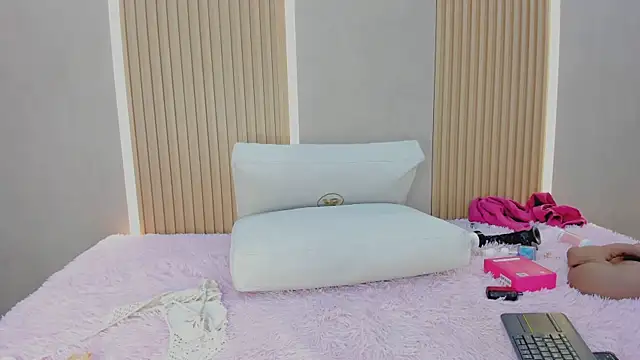 stephany summer online show from October 30, 2025, 4:11 am