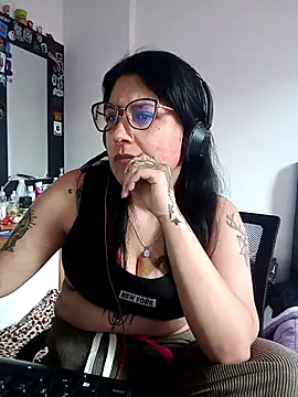 DaniPoison online show from November 6, 2025, 8:13 pm