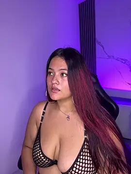 Snapshot of VanessaScott_ chatting on October 3, 2025, 6:59 am VanessaScott online show from October 3, 2025, 6:59 am