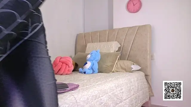 sweetlittlevenus online show from September 25, 2025, 6:58 pm