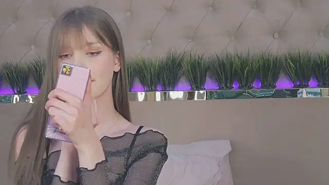 BellaSecrett online show from March 20, 2025, 6:31 pm