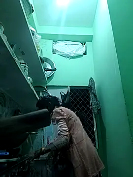 Hotty-Nidhi online show from December 15, 2025, 3:51 pm