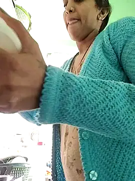 Snapshot of Hotty-Nidhi chatting on February 9, 2026, 3:15 am Hotty-Nidhi online show from February 9, 2026, 3:15 am