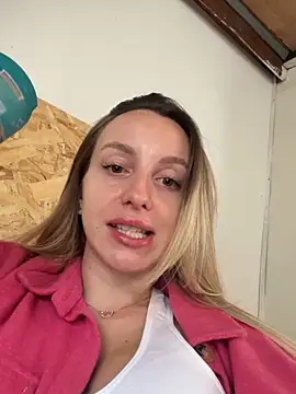 AlexisWhit online show from September 28, 2025, 7:15 am