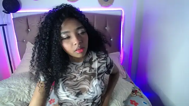 charlotte walker1 online show from March 19, 2025, 7:40 am