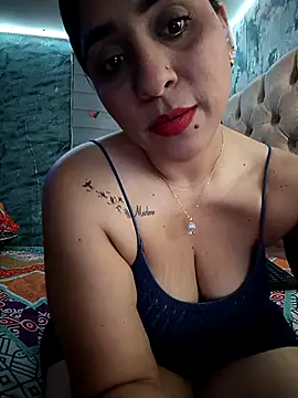 L ucero online show from September 30, 2025, 4:29 am