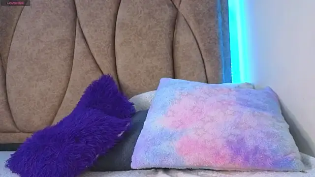 Kanela miller  online show from May 31, 2026, 12:33 pm