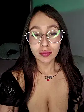 adara evanss online show from December 1, 2025, 11:05 pm