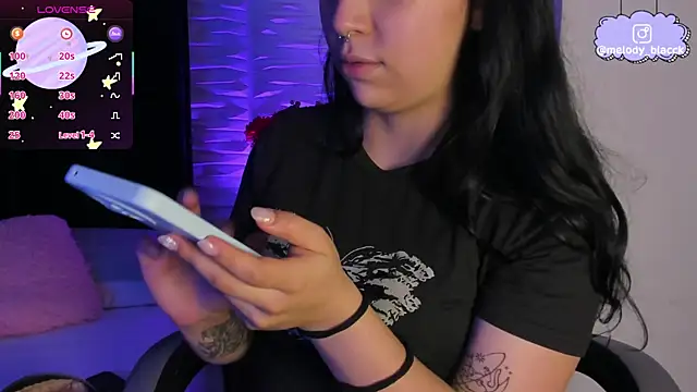 Melody Black  online show from November 6, 2025, 8:13 pm