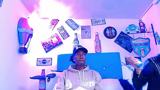 lili roussi online show from October 10, 2025, 10:54 pm