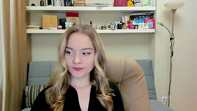 Kara Smith  online show from January 24, 2025, 10:19 pm