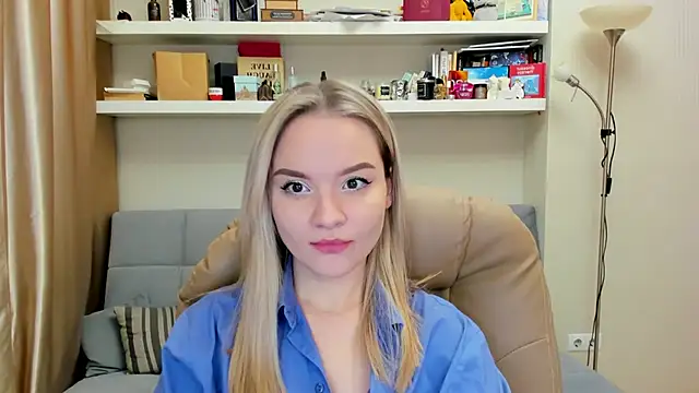 Kara Smith  online show from February 16, 2025, 1:36 am