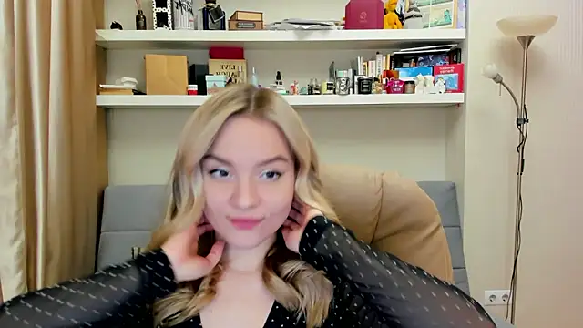 Kara Smith  online show from March 8, 2025, 11:49 pm