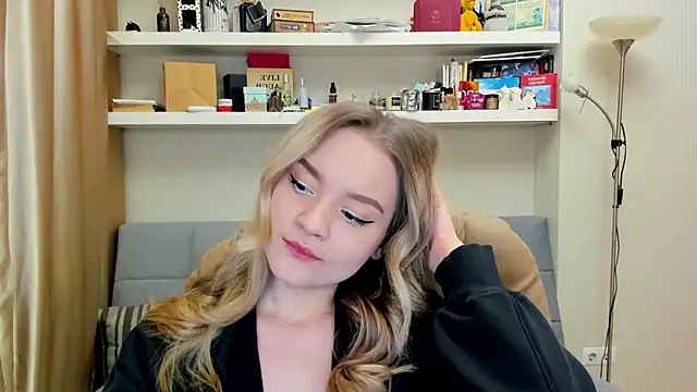 Kara Smith  online show from January 22, 2025, 12:06 am