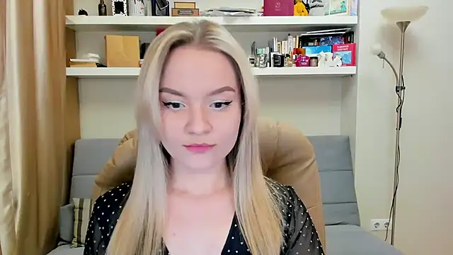 Kara Smith  online show from February 28, 2025, 11:56 pm