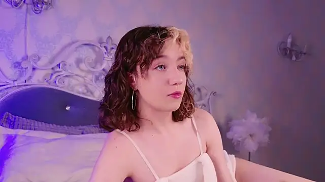 Gia Riccardo online show from November 26, 2025, 6:02 am